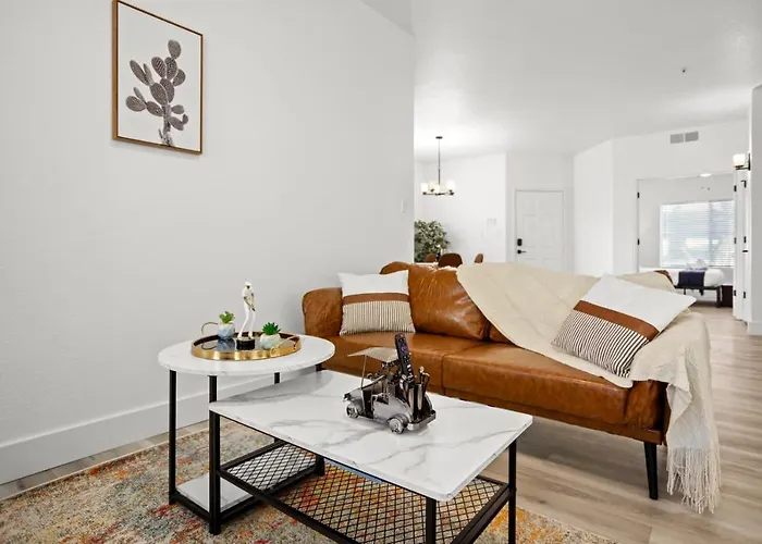 New Cozysuites Tpc With Parking, Pool