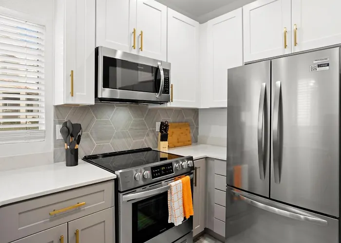 Apartment New Cozysuites Tpc With Parking, Pool *