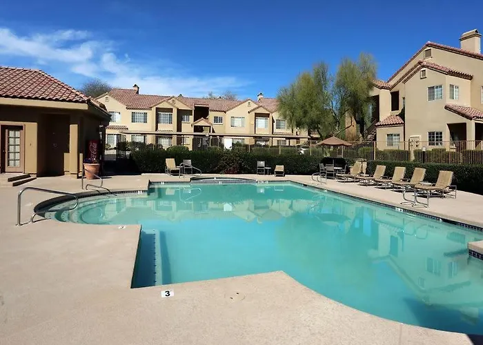 New Cozysuites Tpc With Parking, Pool *