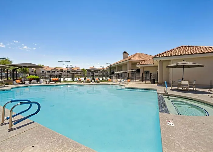Apartment New Cozysuites Tpc With Parking, Pool *