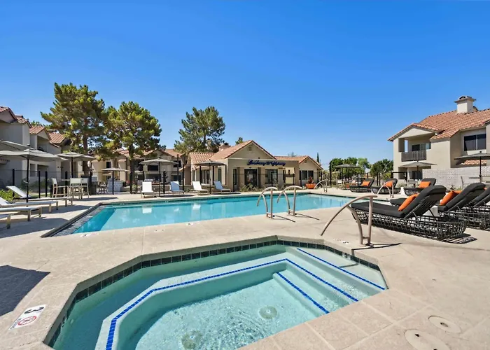 New Cozysuites Tpc With Parking, Pool *